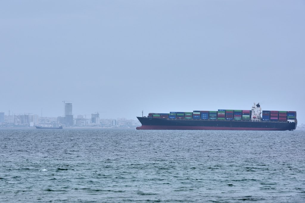 Strait of Hormuz commercial vessel UNCLOS