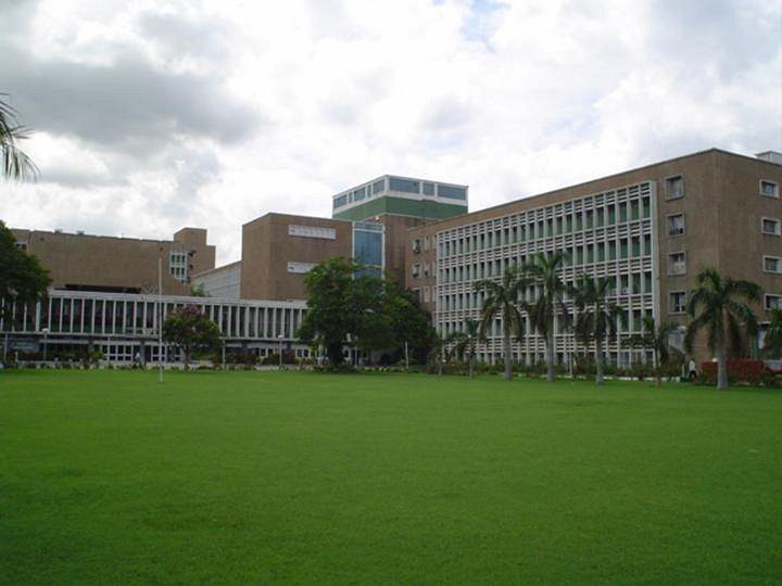 Hospital building representing medical care and negligence law in India